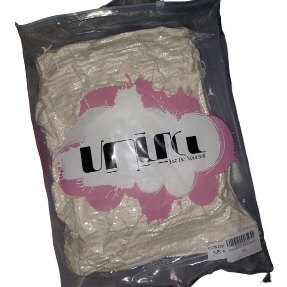 VNIRA Women’s Turtle Neck Knit Sweater, Medium size, color White - Picture 6 of 7